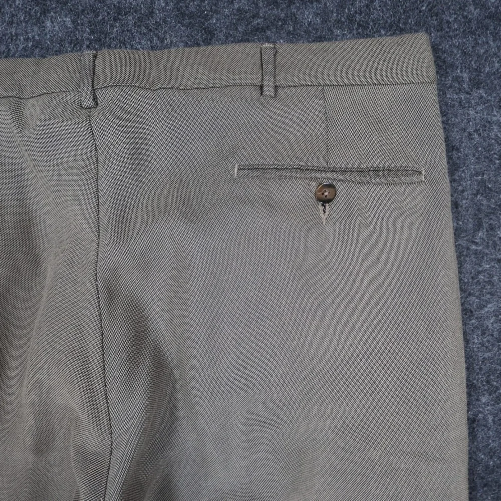 Van Heusen Dress Pants Mens 38x30 Brown Rayon Polyester Pleated Relaxed Slacks
